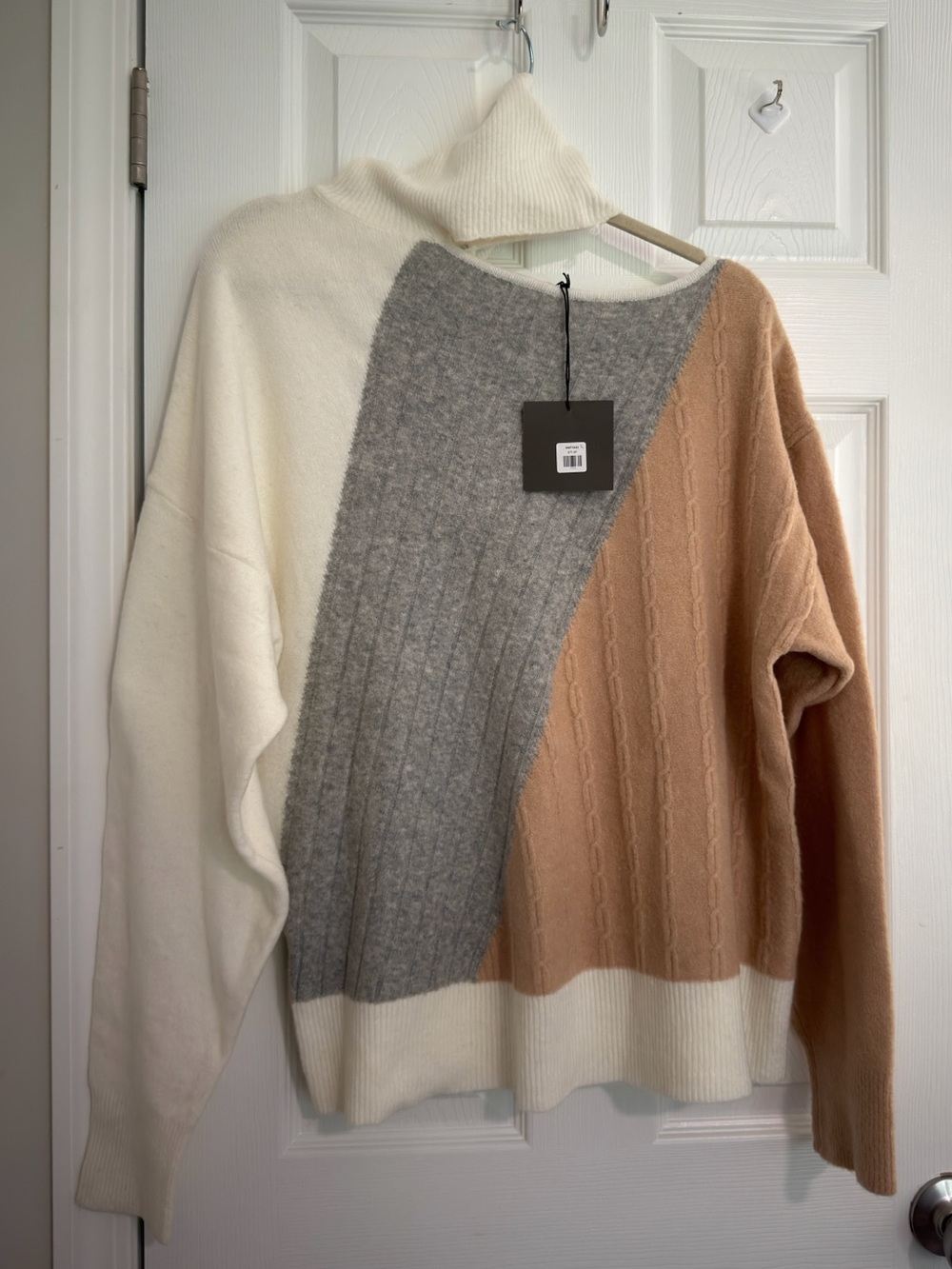 NWT Le Lis Collection Multicolor Colorblock Cable-Knit Turtleneck Pullover L